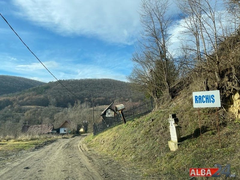 VIDEO REPORTAJ în satul din Alba cu trei locuitori Cum refuză o mână