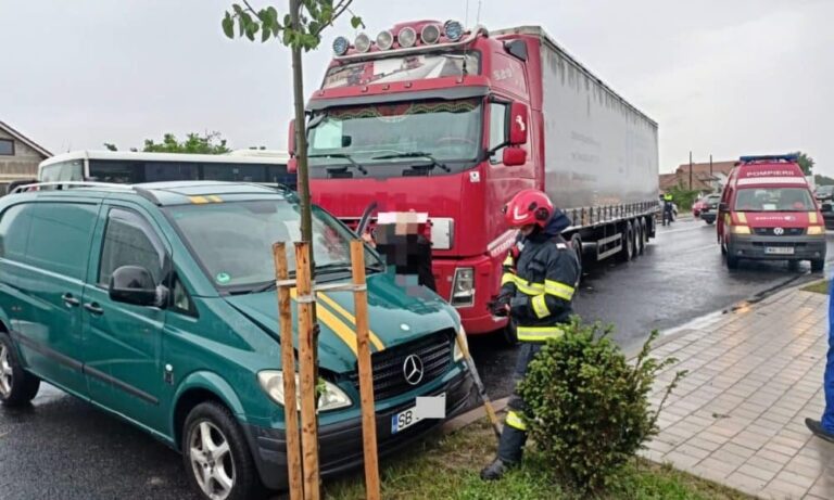 Foto Accident La Alba Iulia O Persoan R Nit Dup Impact Ntre O